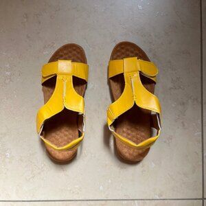 Women’s Comfy Orthopedic Sandals Size 8.5 (39), Yellow
